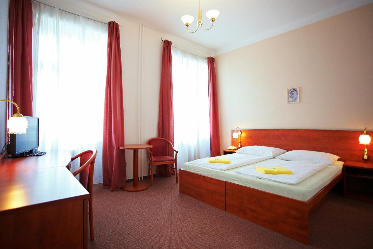 Wellness Hotel Central Klatovy Exterior photo